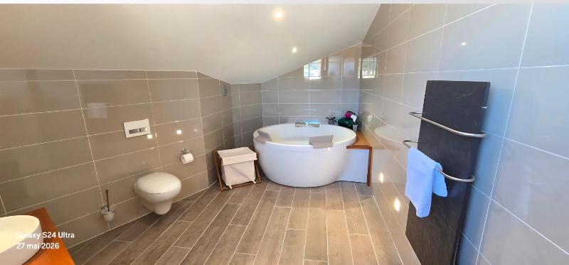 Chic duplex in Saint-Tropez with parking - image 23