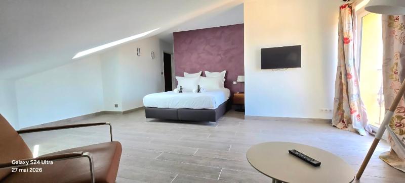 Chic duplex in Saint-Tropez with parking - image 20