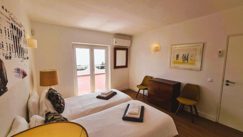 Casa Belavista Villa with stunning view of Praia da Luz - image 3