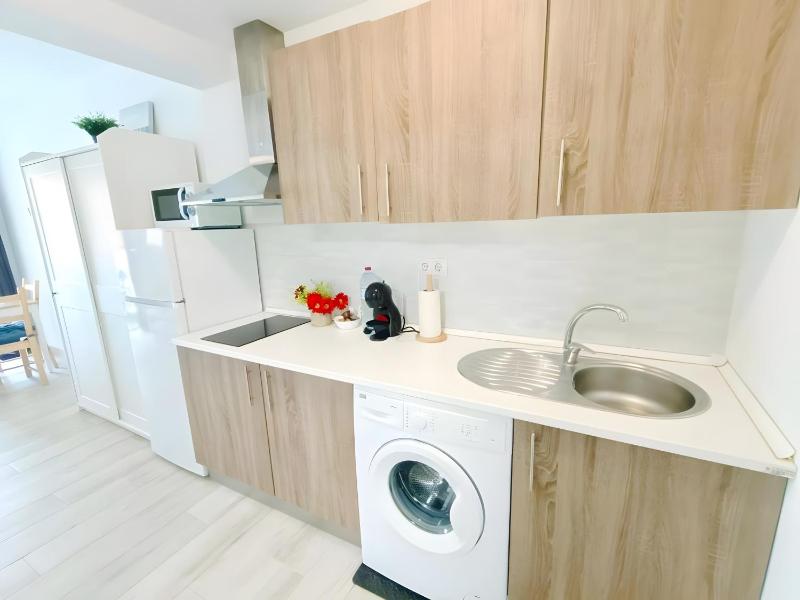 Acogedor Estudio En Benal Beach - image 12