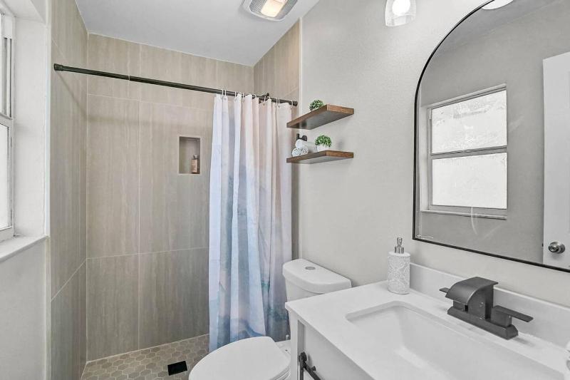 10 Min to Anna Maria Island Near IMG Parkside - image 28