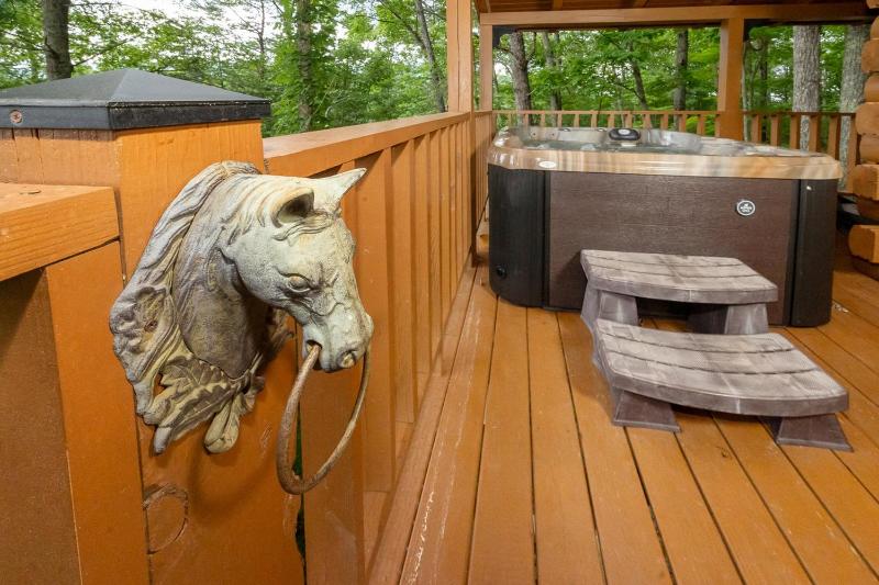 Horseshoe Hideaway - image 39