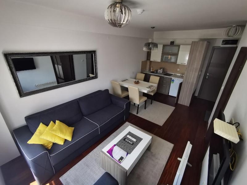 Apartman 10-43 Kraljevi Čardaci - image 1