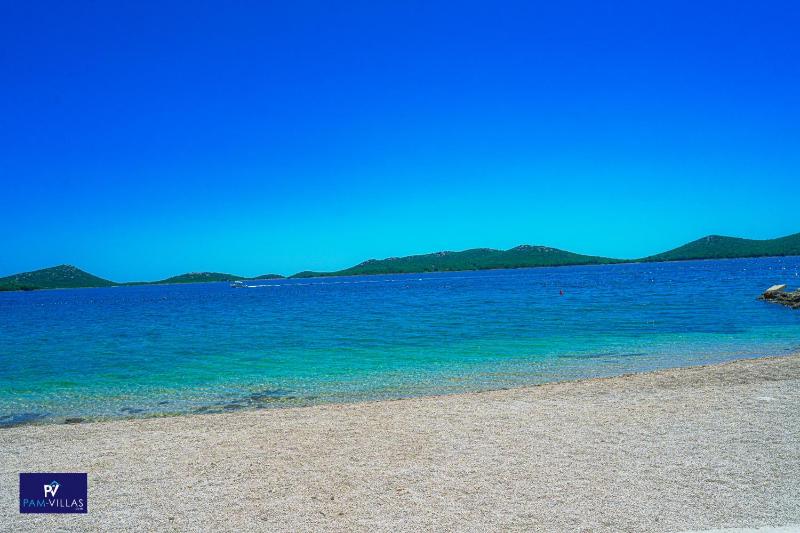 BUQEZ ECO RESORT - Beach Villa 28 - Directly by beach - image 15