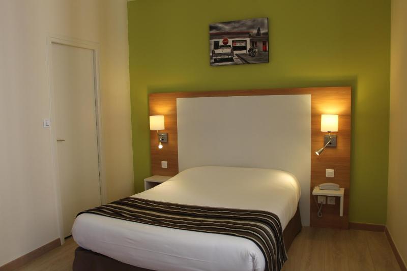 Double Room image 4