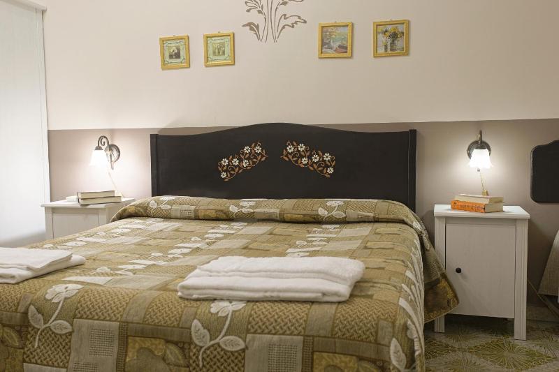 Triple Room image 3
