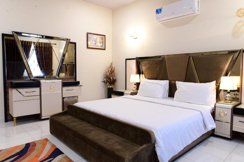 Elite Pearl Villa by Majestic Hospitality - image 1