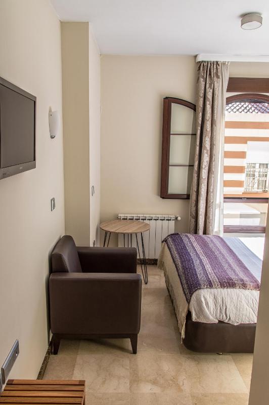 Single Room image 2