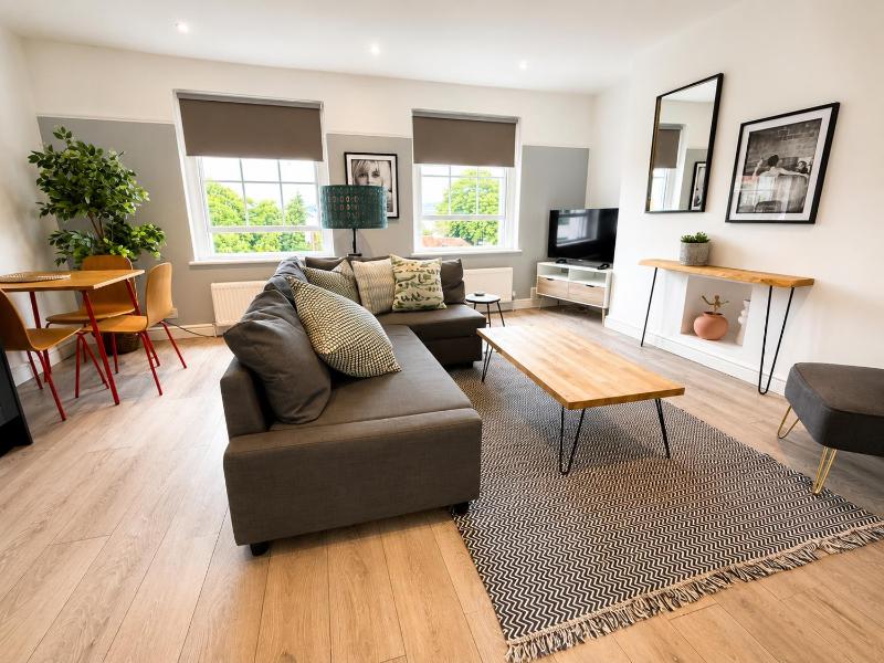 F4 Town Centre Walk to Races! Sleeps 4 - image 7