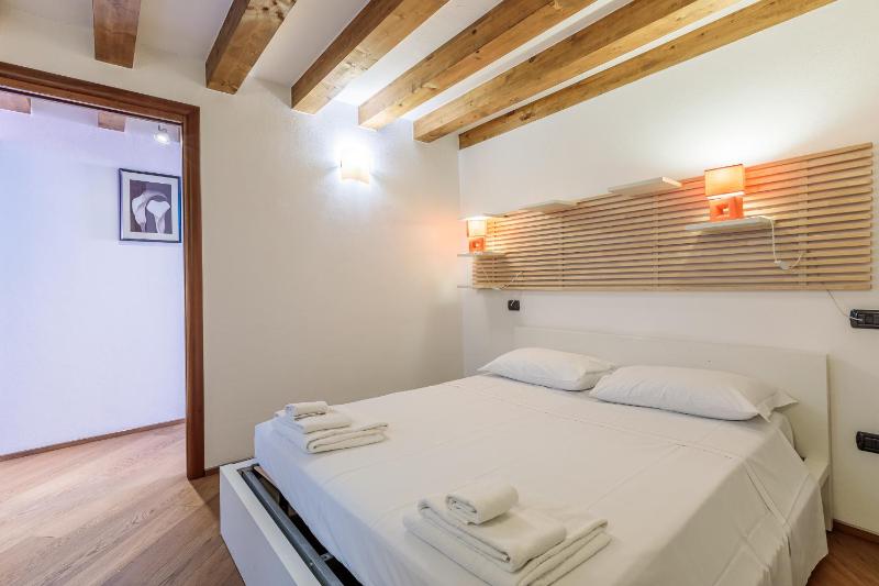 Le Flaneur - 