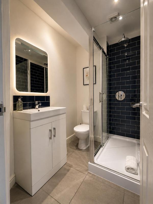 F3 Walkable to Racecourse! Sleeps 4 - image 12