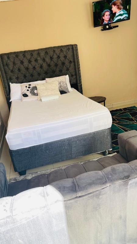 Umthombo guest house - image 3