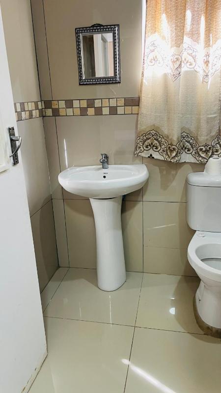 Umthombo guest house - image 10