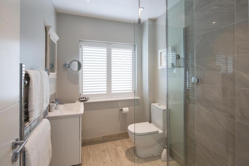 Deluxe Double Room with Sea View image 2