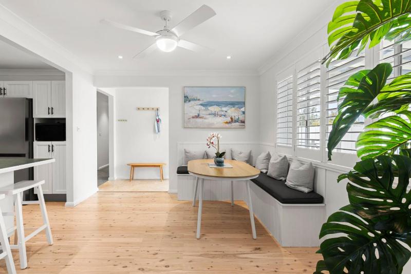 Samphire House - Fireplace with Heated Swimming Pool - image 35