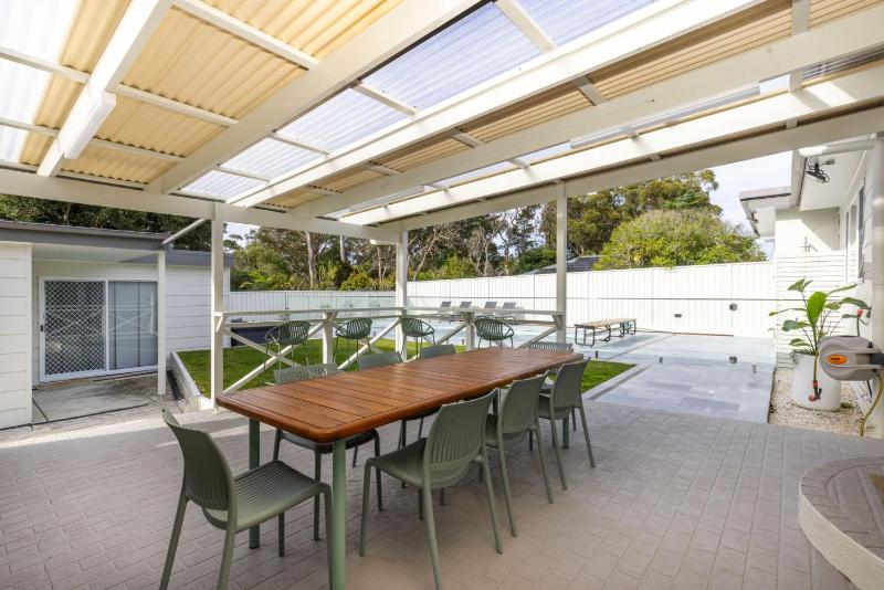 Samphire House - Fireplace with Heated Swimming Pool - image 34