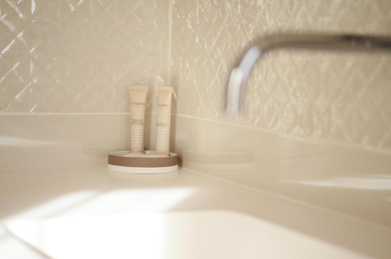 Classic Double Room image 4