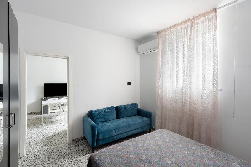 Via Leucosia a due passi dal mare - image 18