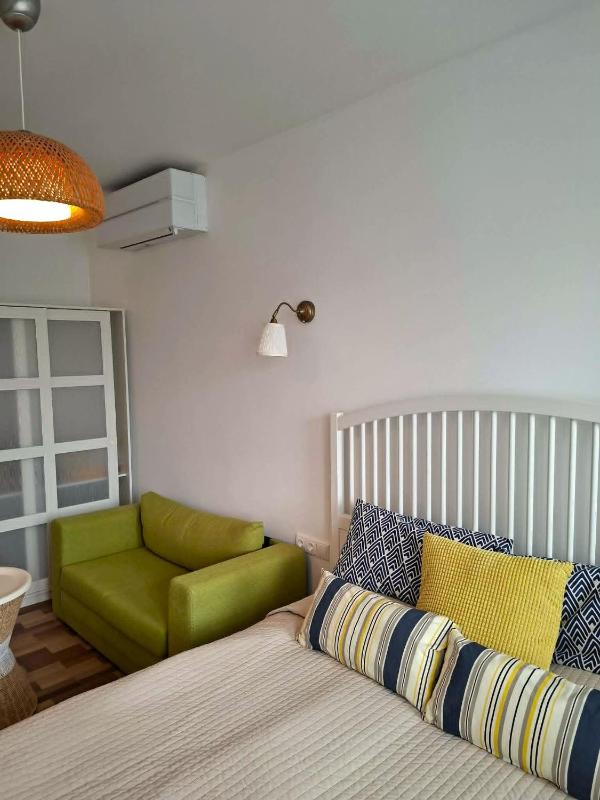 Holiday House Apartments - image 33