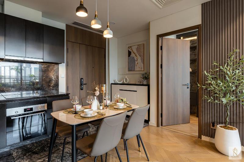 Lumière Signature Luxury Residence with Panoramic City Views - image 5