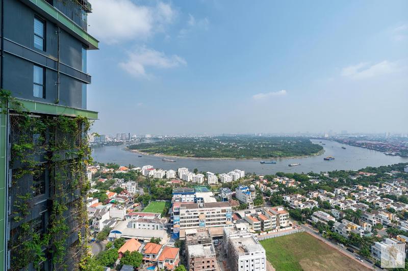 Lumière Signature Luxury Residence with Panoramic City Views - image 6