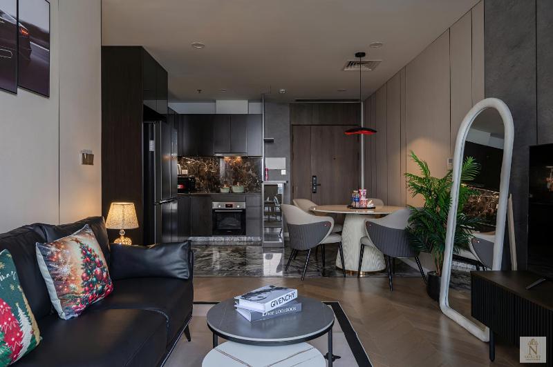 Lumière Signature Luxury Residence with Panoramic City Views - image 15