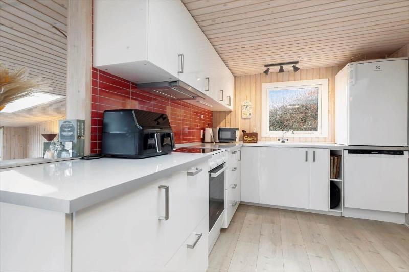 84136-Ebeltoft-Enebaerstien-10 - image 4