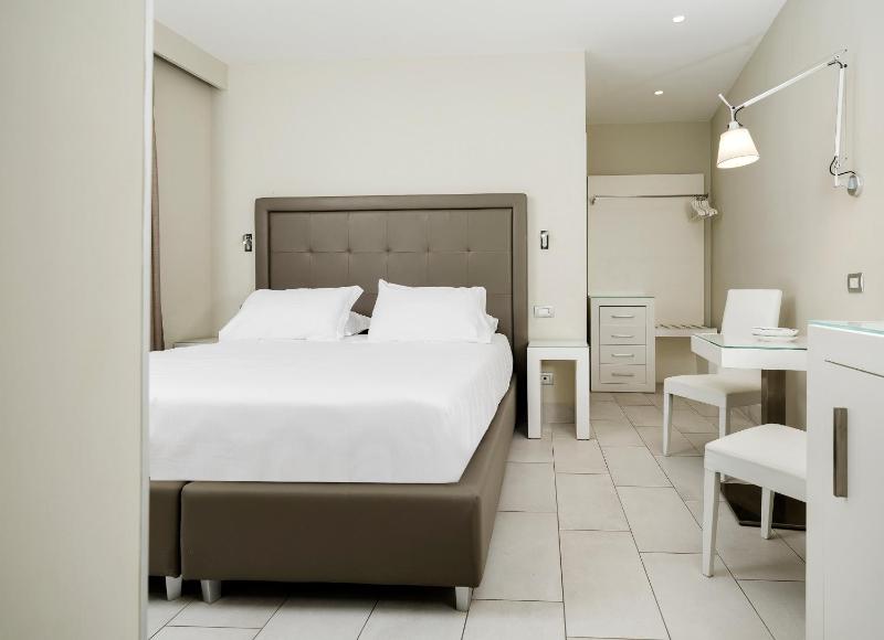 Reginaldo Boutique Rooms Sorrento-Adult only - image 18