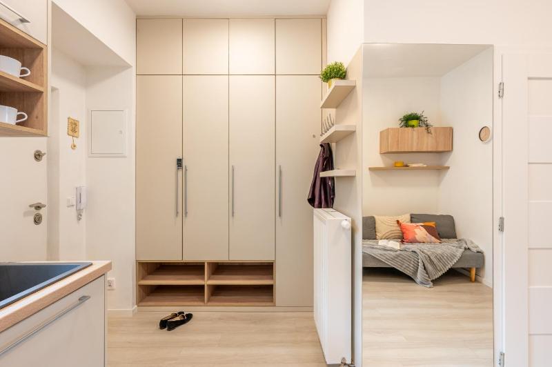 Prague Days - One Bedroom Apartment with Workspace and Netflix - image 7
