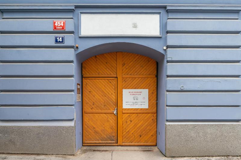 Prague Days - One Bedroom Apartment with Workspace and Netflix - image 9