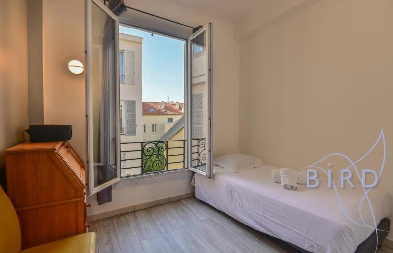 Bright apartment in the Heart of Nice - image 2