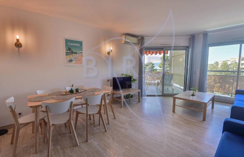 Vue Mer et Esterel Cannes just next to the beach - image 19