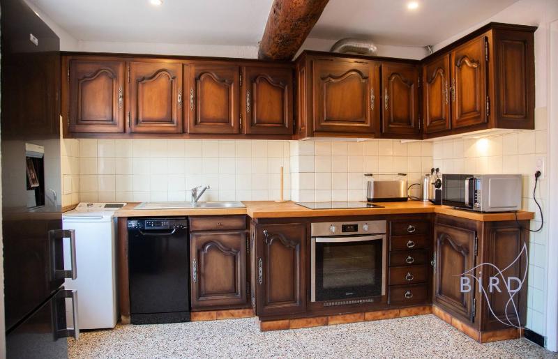 Beautiful authentic apartment in the heart of old Antibes - image 9