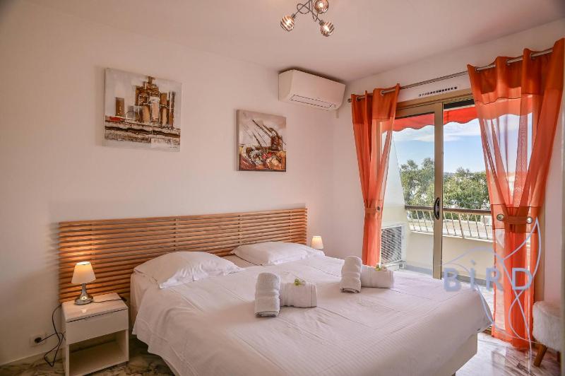 Nice apartment close to the Croisette - image 1
