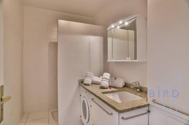 Nice apartment close to the Croisette - image 9