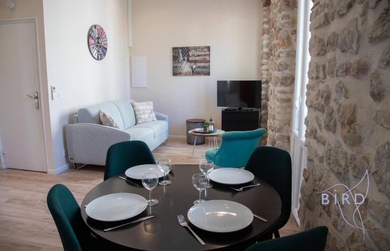 Bright 1BR in the Heart of Old Antibes Place Nationale - image 17