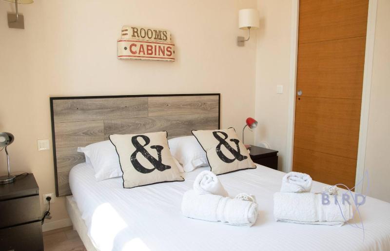 Bright 1BR in the Heart of Old Antibes Place Nationale - image 22