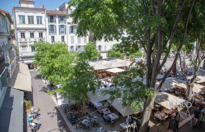 Bright 1BR in the Heart of Old Antibes Place Nationale - image 8