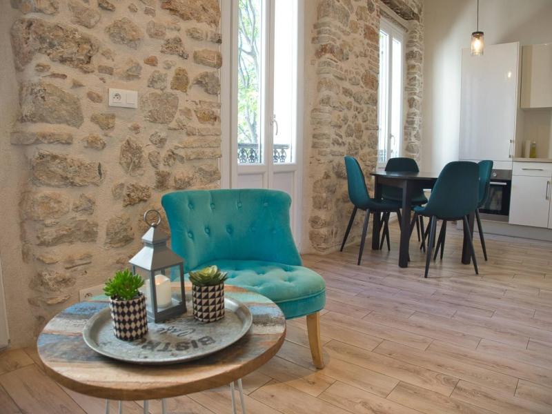 Bright 1BR in the Heart of Old Antibes Place Nationale - image 9