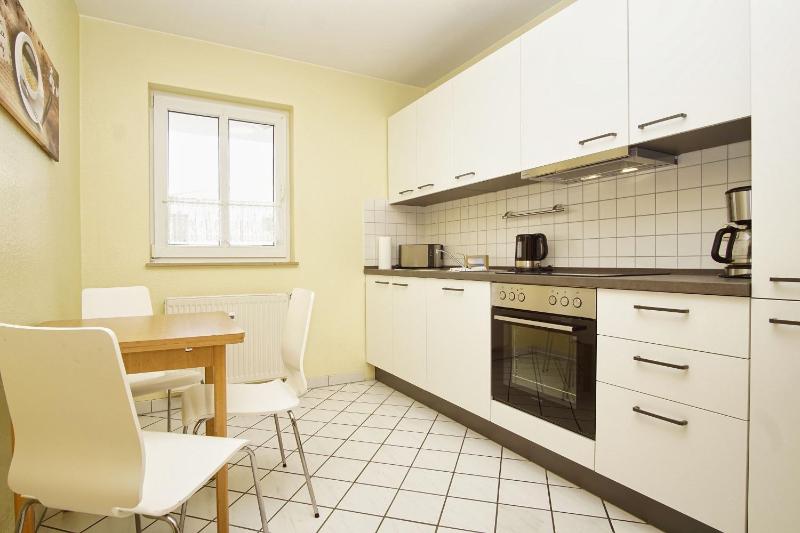Haus Rügen Ferienwohnung 08 mit Sauna- und Schwimmbadnutzung im AHOI Sellin - image 16
