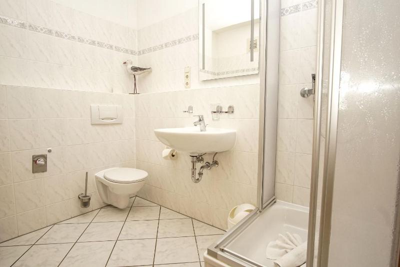 Haus Rügen Ferienwohnung 08 mit Sauna- und Schwimmbadnutzung im AHOI Sellin - image 20