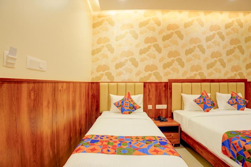 FabHotel Golden Stay I - image 12