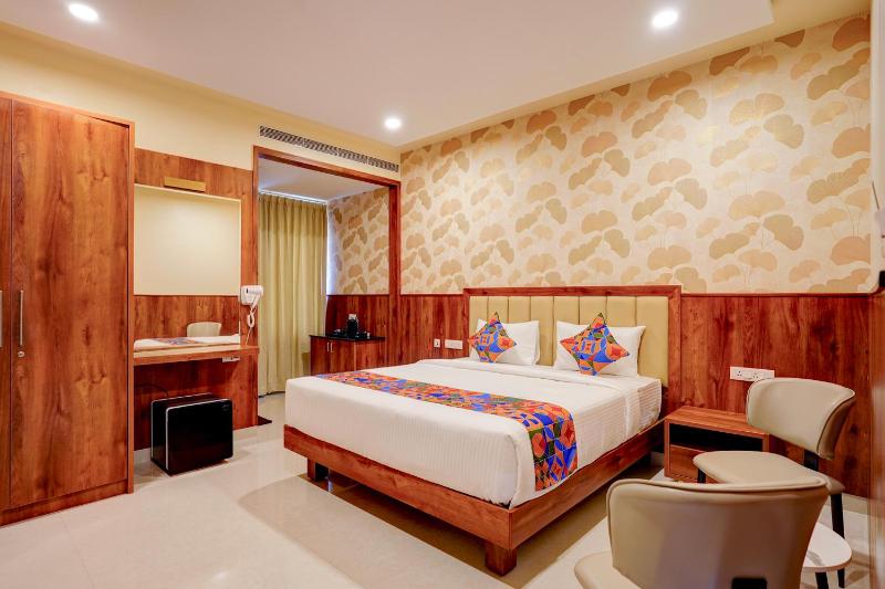 FabHotel Golden Stay I - image 8