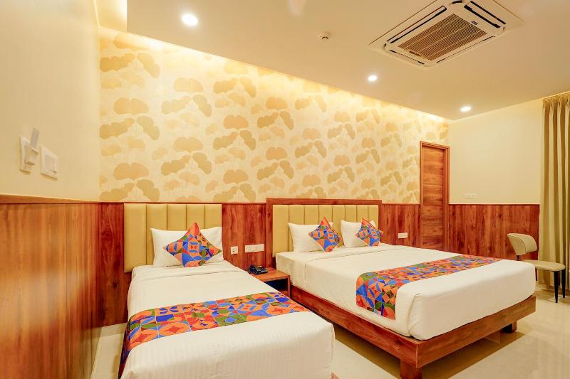 FabHotel Golden Stay I - image 4
