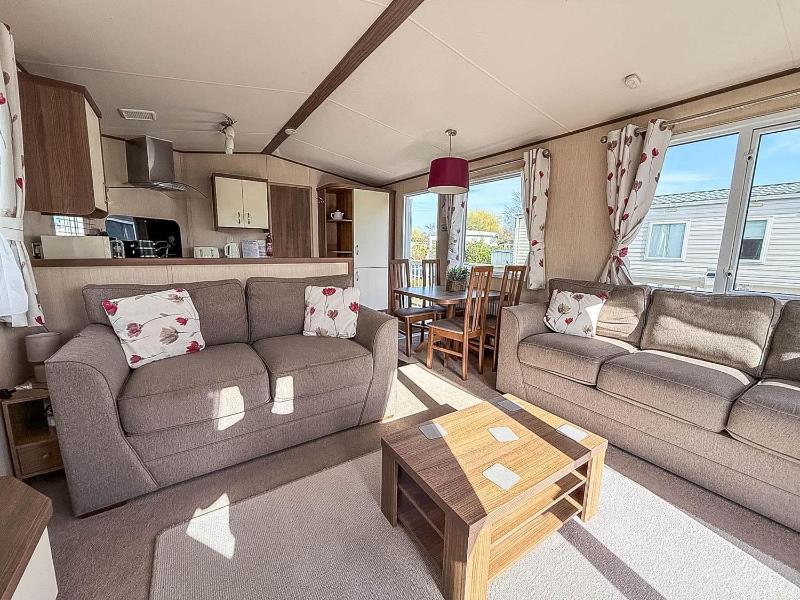 Lovely 8 Berth Caravan At Southview Holiday Park Skegness Ref 33044M - image 12