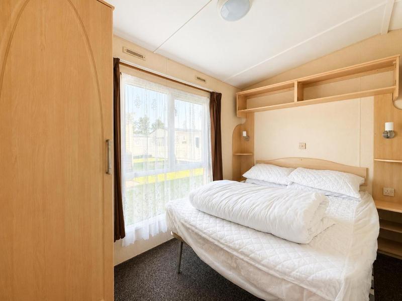 Lovely 8 Berth Caravan At Southview Skegness With Lake Views Ref 33066Cl - image 15