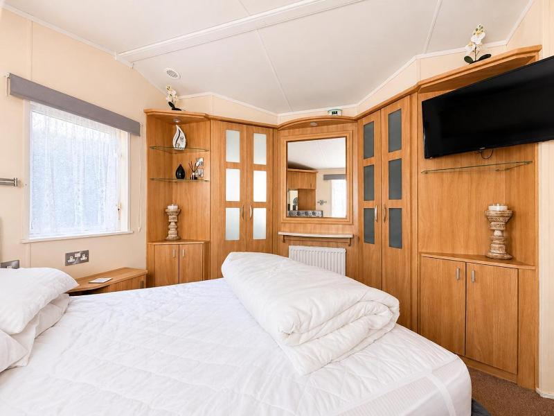 Lovely 4 Berth Caravan At Southview Holiday Park Ref 33001L - image 14