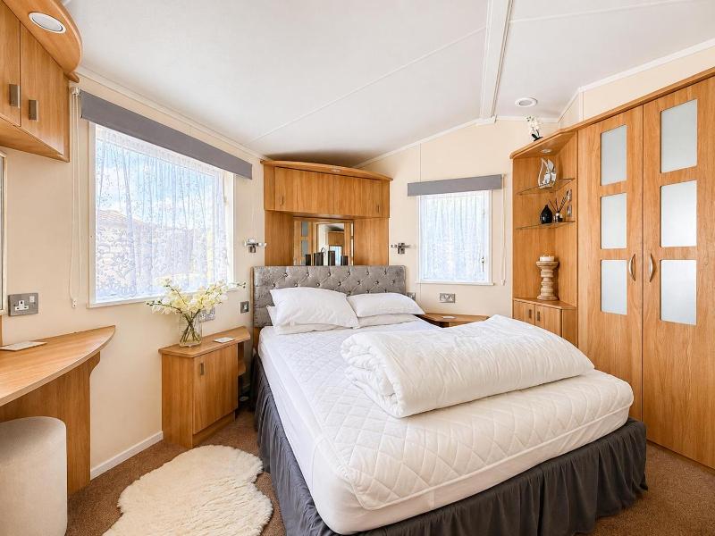 Lovely 4 Berth Caravan At Southview Holiday Park Ref 33001L - image 8