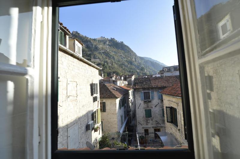 Suite with City View image 3