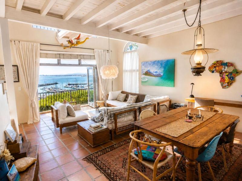 'Cardamom House' Enchanting Vacation Home 2 min from the Beach Sleeps 5 - image 11
